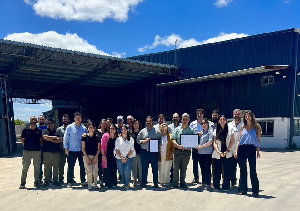 Diciembre 2023 – LANAFIL, entrega de certificados de conformidad con la Norma ISO 9001, por LSQA y la red IQNet